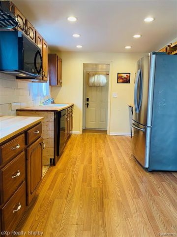 1545 Cynthia Avenue, Madison Heights, MI 48071