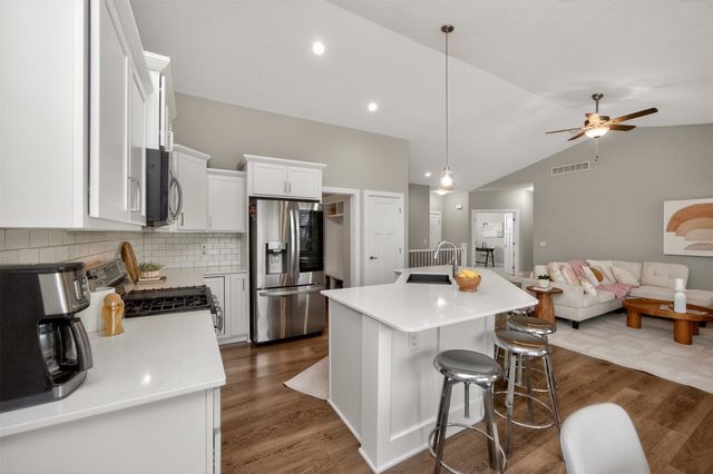 5708 NE Northgate Drive, Ankeny, IA 50021