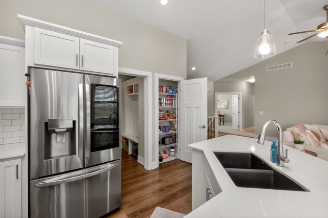 5708 NE Northgate Drive, Ankeny, IA 50021