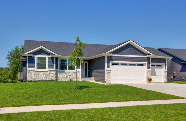 5708 NE Northgate Drive, Ankeny, IA 50021