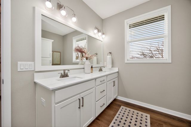 5708 NE Northgate Drive, Ankeny, IA 50021