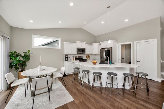 5708 NE Northgate Drive, Ankeny, IA 50021