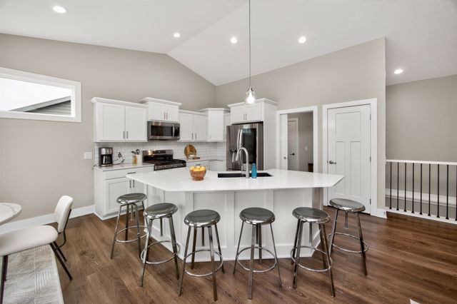 5708 NE Northgate Drive, Ankeny, IA 50021