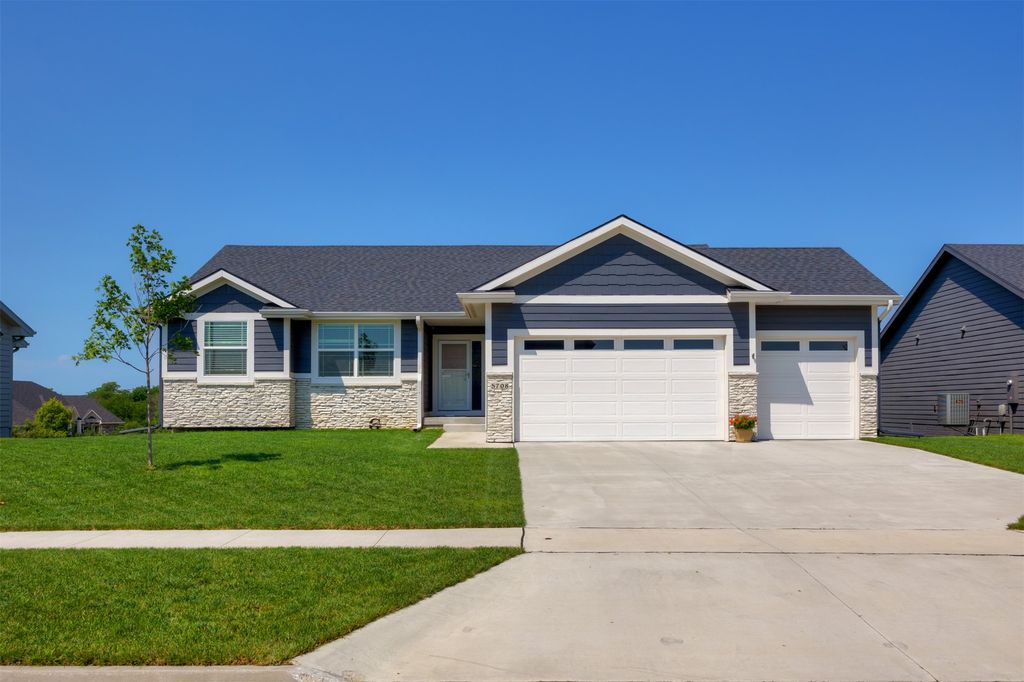 5708 NE Northgate Drive, Ankeny, IA 50021