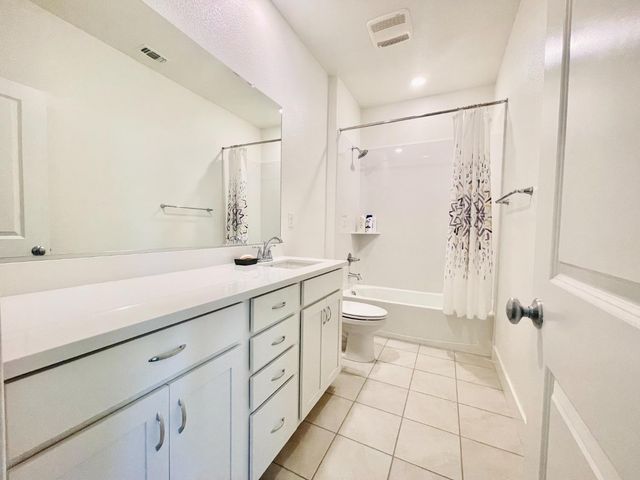 885 Hopkins St, Lincoln, CA 95648