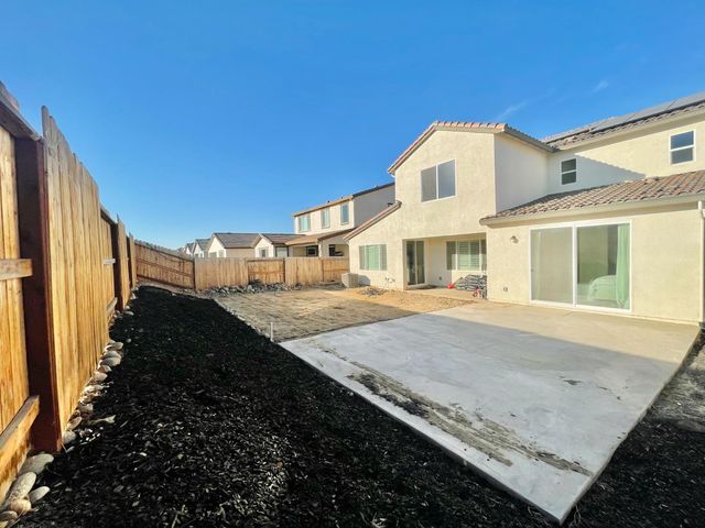 885 Hopkins St, Lincoln, CA 95648