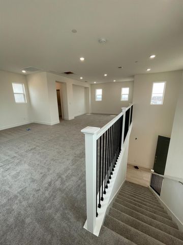 885 Hopkins St, Lincoln, CA 95648