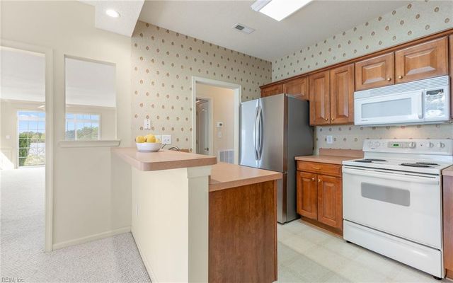 2401 Waters Edge LN, Suffolk, VA 23435