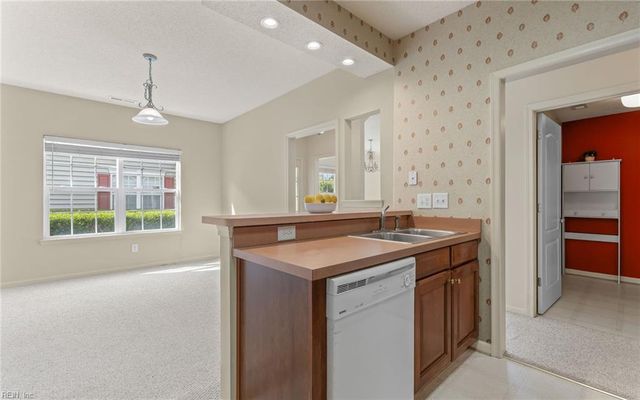 2401 Waters Edge LN, Suffolk, VA 23435