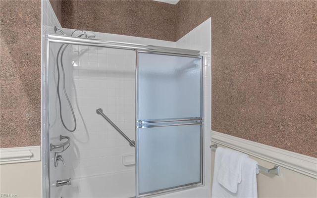 2401 Waters Edge LN, Suffolk, VA 23435