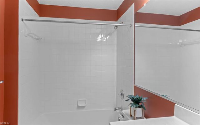 2401 Waters Edge LN, Suffolk, VA 23435