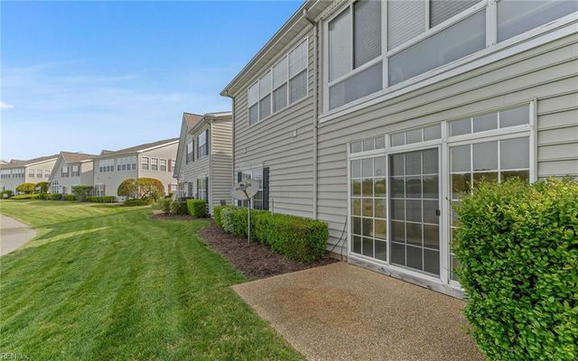 2401 Waters Edge LN, Suffolk, VA 23435