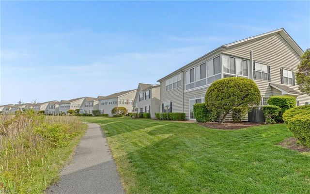 2401 Waters Edge LN, Suffolk, VA 23435