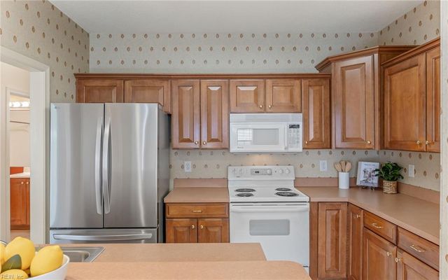 2401 Waters Edge LN, Suffolk, VA 23435