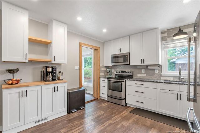 5870 Hunting Ridge Road, Hope Mills, NC 28348