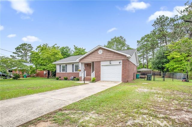 5870 Hunting Ridge Road, Hope Mills, NC 28348