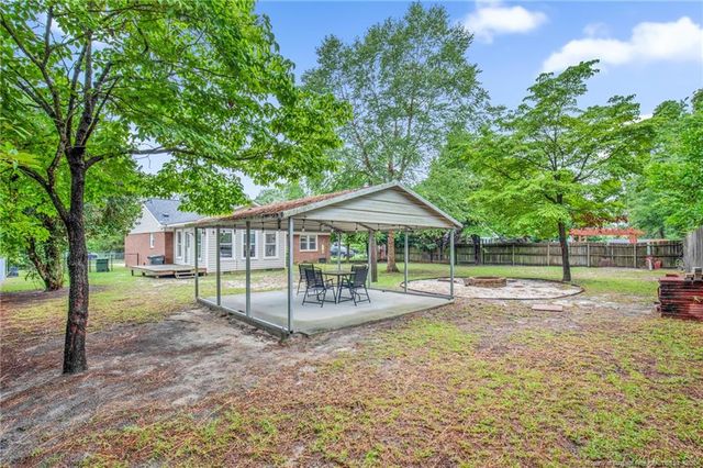 5870 Hunting Ridge Road, Hope Mills, NC 28348