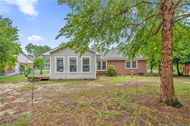 5870 Hunting Ridge Road, Hope Mills, NC 28348