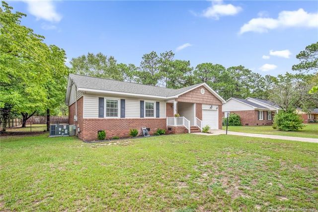 5870 Hunting Ridge Road, Hope Mills, NC 28348