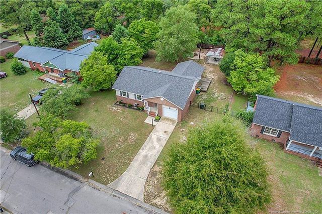 5870 Hunting Ridge Road, Hope Mills, NC 28348