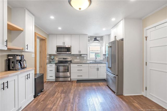 5870 Hunting Ridge Road, Hope Mills, NC 28348