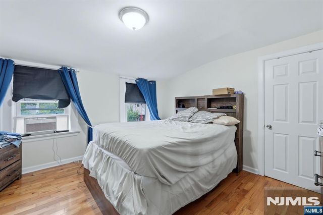 239 19th Street, Newark, NJ 07103
