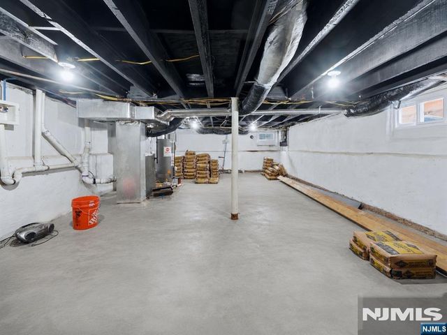 239 19th Street, Newark, NJ 07103