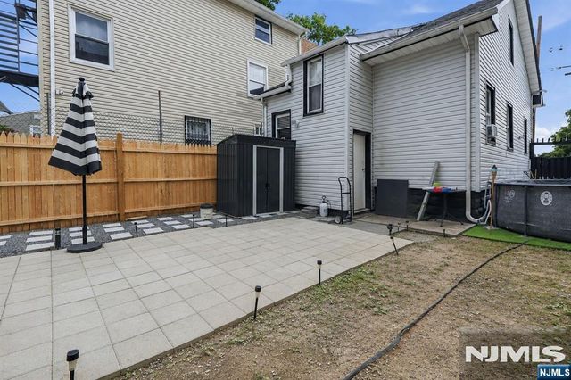 239 19th Street, Newark, NJ 07103