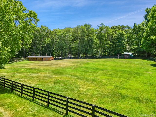 5 Apple Mill Lane, North Salem, NY 10560