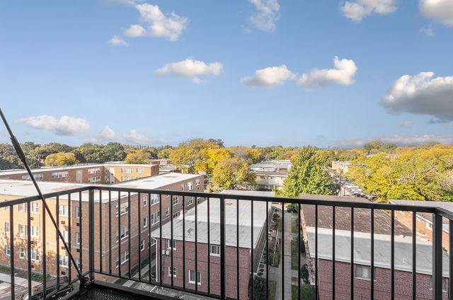 2451 W Howard Street 407, Chicago, IL 60645