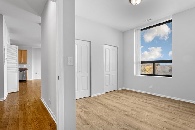 2451 W Howard Street 407, Chicago, IL 60645