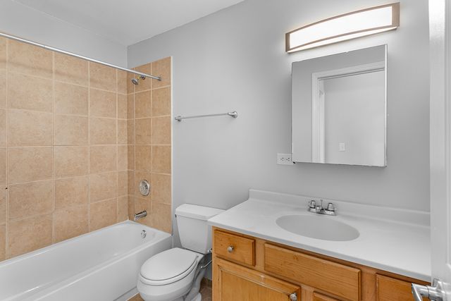 2451 W Howard Street 407, Chicago, IL 60645