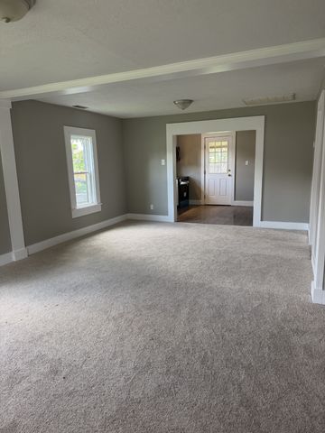 125 Walnut St, Cowan, TN 37318