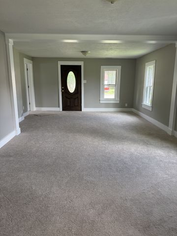 125 Walnut St, Cowan, TN 37318