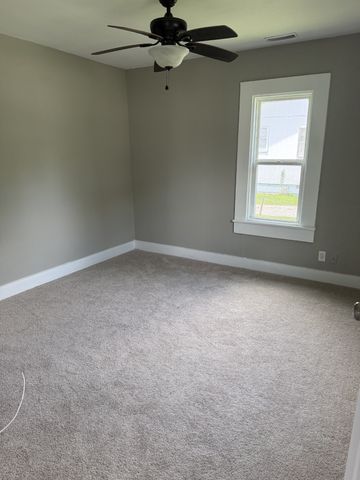 125 Walnut St, Cowan, TN 37318