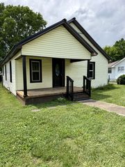 125 Walnut St, Cowan, TN 37318