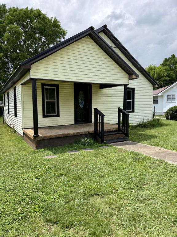 125 Walnut St, Cowan, TN 37318