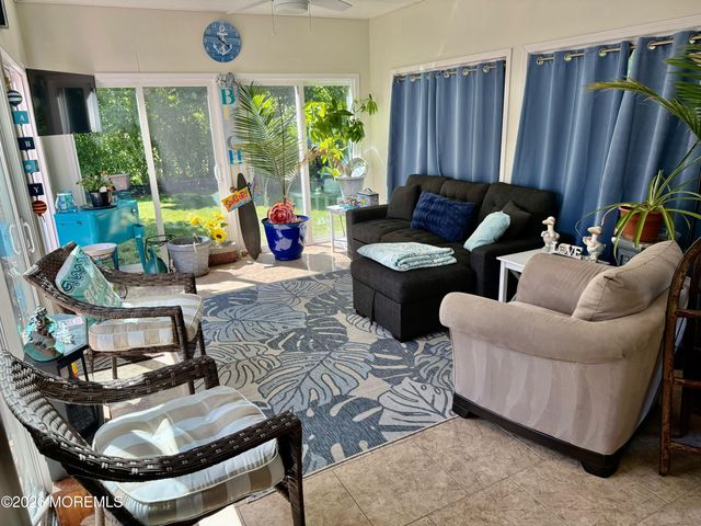 48 Sunflower Lane, Toms River, NJ 08755