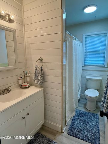 48 Sunflower Lane, Toms River, NJ 08755