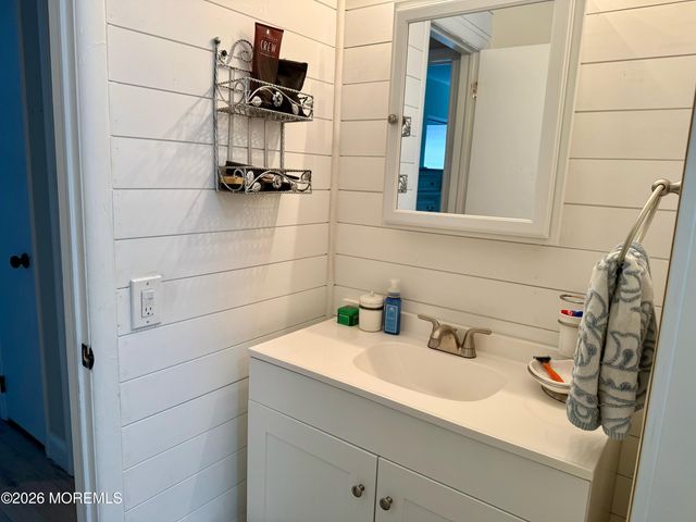 48 Sunflower Lane, Toms River, NJ 08755