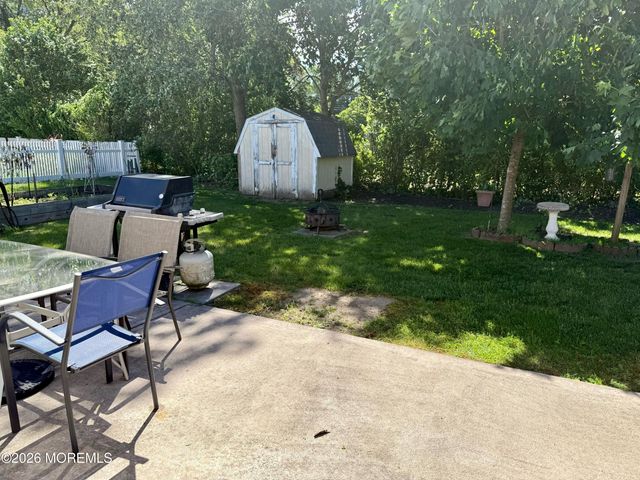 48 Sunflower Lane, Toms River, NJ 08755