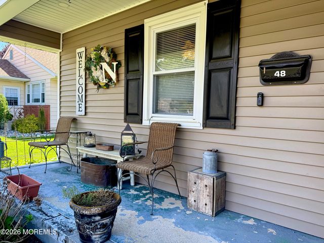 48 Sunflower Lane, Toms River, NJ 08755