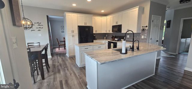 800 AMBER LN, Vineland, NJ 08360