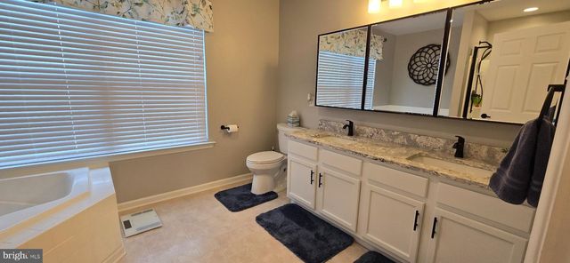 800 AMBER LN, Vineland, NJ 08360