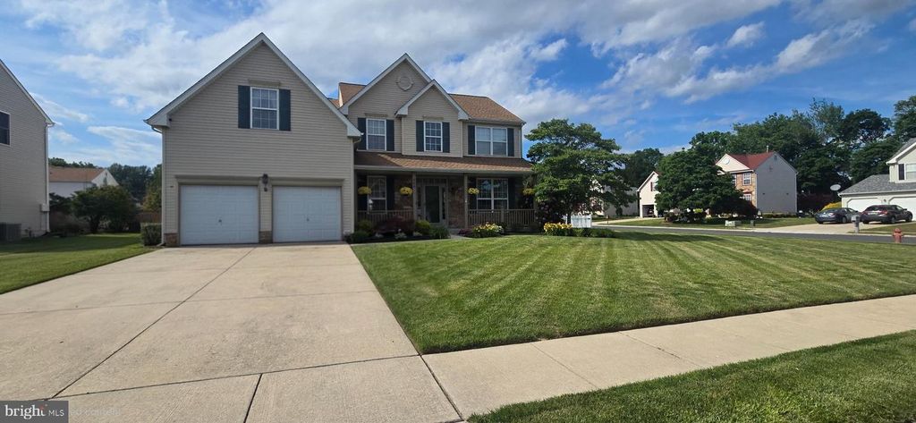 800 AMBER LN, Vineland, NJ 08360