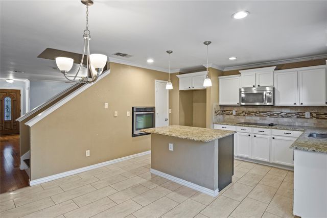 2322 Tan Oak Drive, Dallas, TX 75212