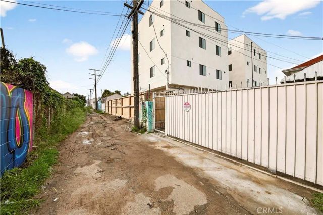 1324 Magnolia Avenue, Los Angeles, CA 90006