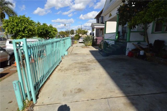 1324 Magnolia Avenue, Los Angeles, CA 90006