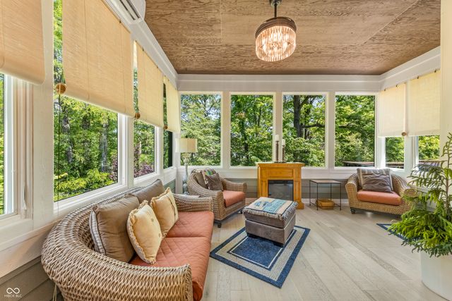 8061 Middle Bay Lane, Indianapolis, IN 46236