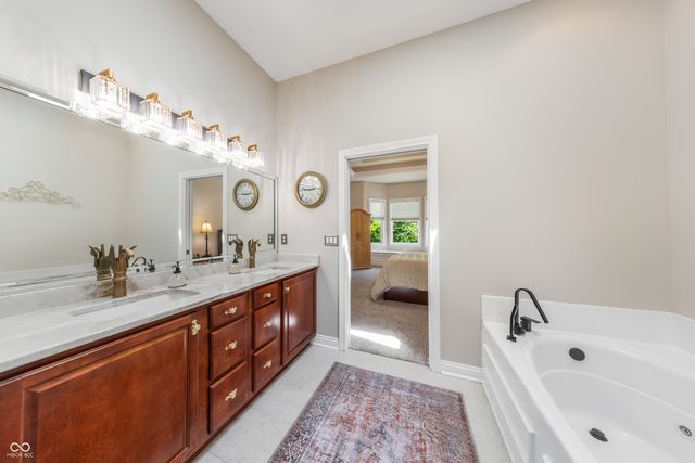 8061 Middle Bay Lane, Indianapolis, IN 46236
